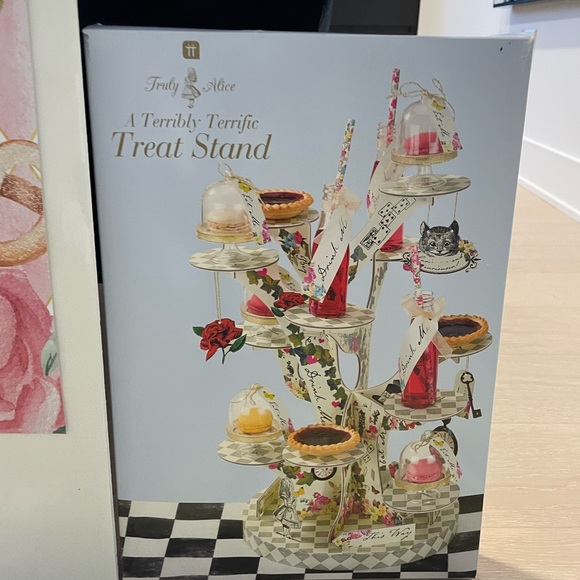 Alice in wonderland party supplies - Picture 3 of 6